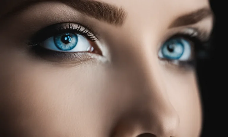 Best Eyeshadow Palettes For Blue Eyes Blonde Hair (2024 Update)